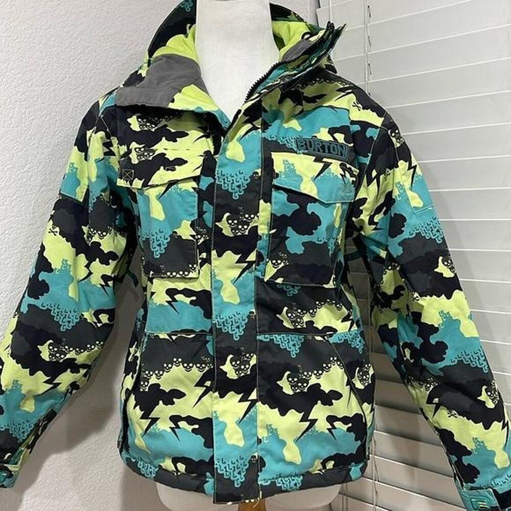Burton camo snowboard jacket snowboarding